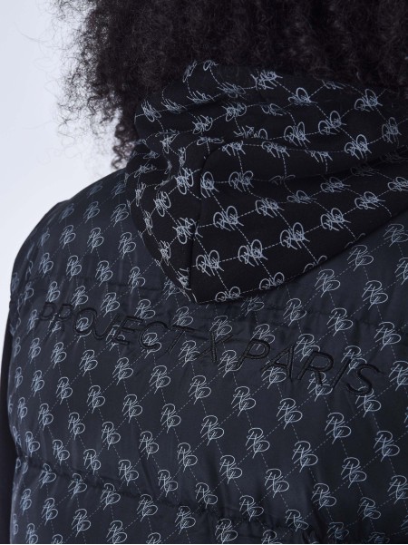 DOUDOUNE SANS MANCHES ALL OVER MONOGRAMME