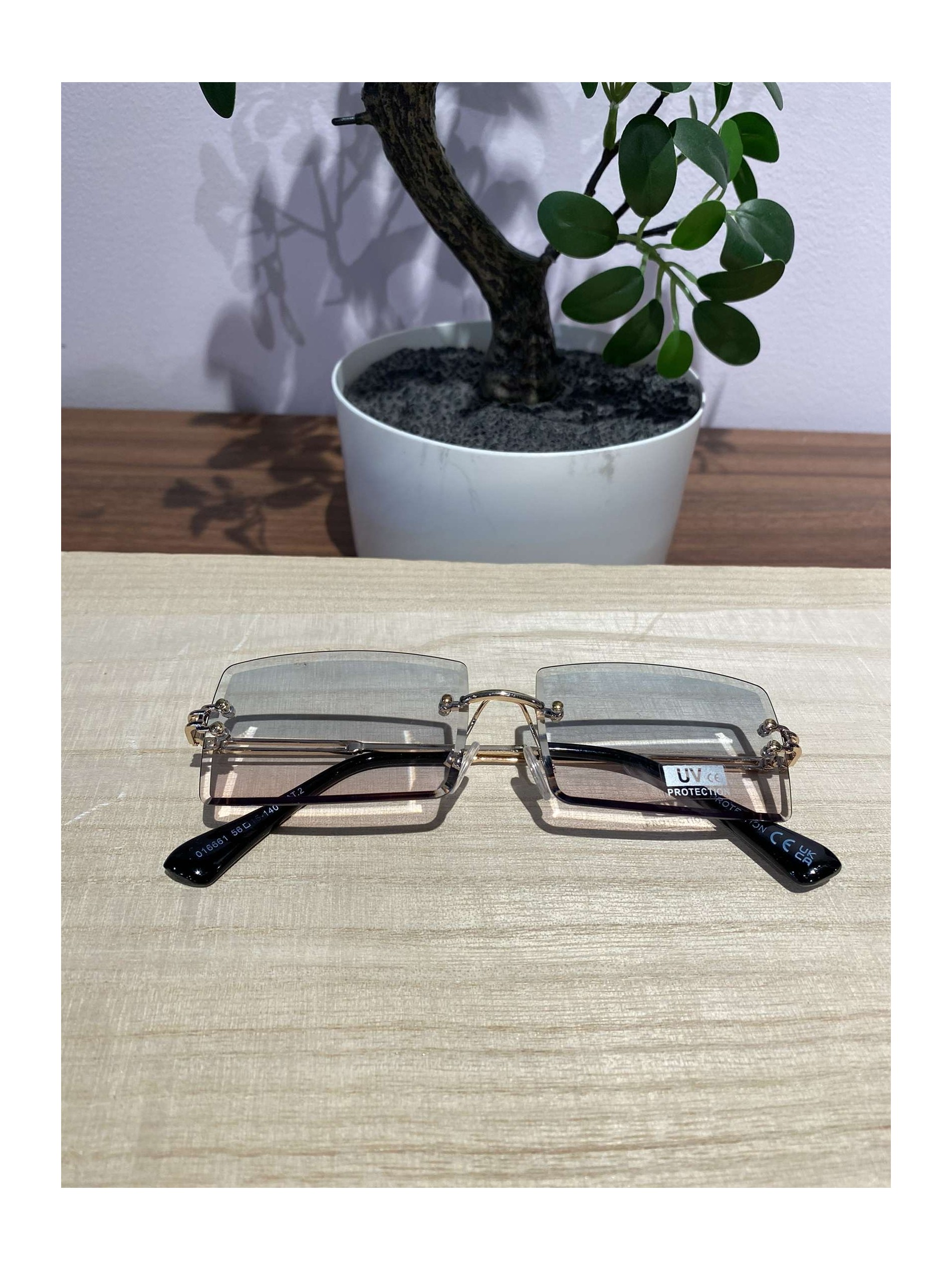 LUNETTES TRANSPARENTE